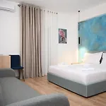 Emar Beachfront Hotel Ksamil