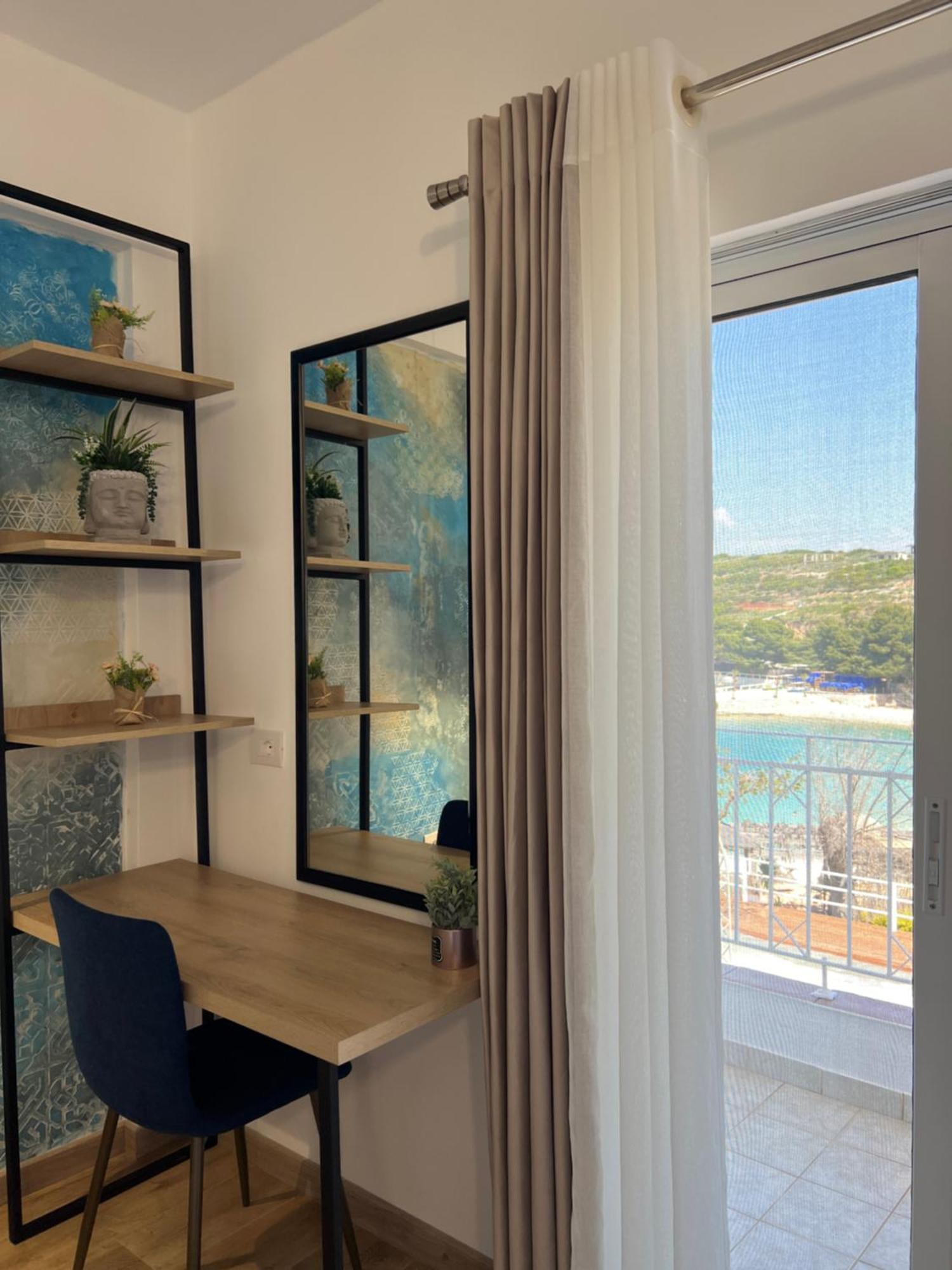 Emar Beachfront * Ksamil